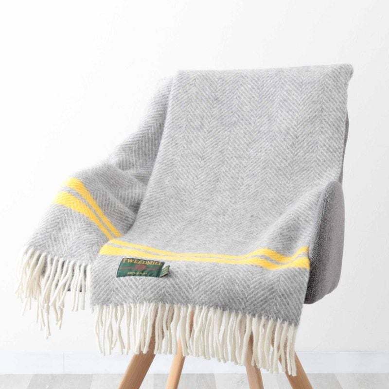 ֥󥱥å ˡ饰 70x183cm եåܡ 2ȥ饤 졼  ȡ / Fishbone 2 Stripe Grey Yellow Knee Rug