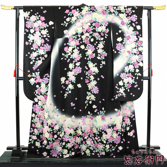 【まだ間に合う!成人式の振袖_20%OFF】【中古】 振袖 レディース フォーマル 正絹 単品 リサイクル 裄丈66cm 黒 バラ 梅 銀駒刺繍 成人式 晴れ着 中古着物 リサイクル着物