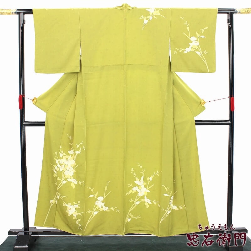 【50%OFF|えびす講セール|期間限定】【中古】 付下げ レディース 正絹 薄緑 花柄 身丈161cm 裄丈63.5cm 仕立て上がり着物 フォーマル 小さいサイズ リユース着物 リサイクル着物 10時までのご注文で即日発送