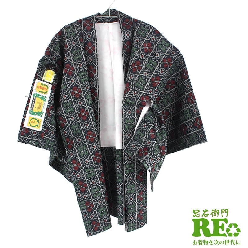 【お買い得|値下げ】リサイクル着物 リサイクル 紬羽織 羽織 レディース 正絹 黒 亀甲 仕立て上がり着物 リメイク向き 着用不向き 返品・キャンセル不可 即日発送 【中古】