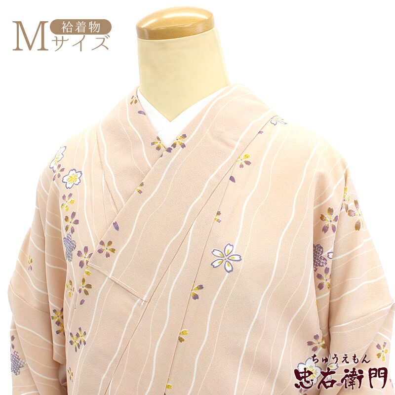 【中古】 新古品 小紋 小紋着物 ポリエステル レディース 化繊 洗える着物 ピンクベージュ 桜 Mサイズ 身丈165cm 裄丈68cm 袷 カジュアル着物 大きいサイズ リサイクル着物 リサイクル