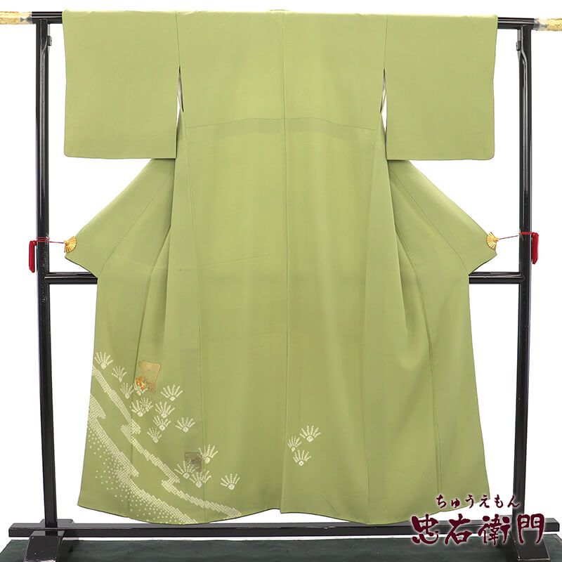 【中古】 付下げ 付け下げ 附下 レディース 正絹 抹茶色 うさぎ 金駒刺繍 身丈156cm 裄丈65.5cm 仕立て上がり着物 リサイクル着物 リサイクル 送料無料 即日発送