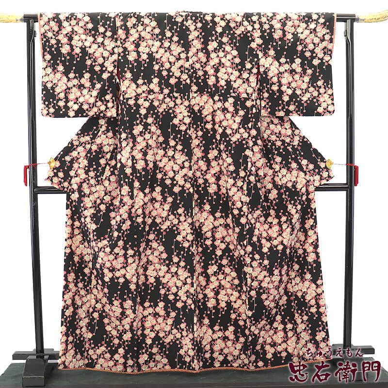 【中古】 小紋 小紋着物 化繊着物 レディース 化繊 黒 梅 ふき 身丈168cm 裄丈67.5cm 仕立て上がり着物 リサイクル着物 送料無料 即日発送