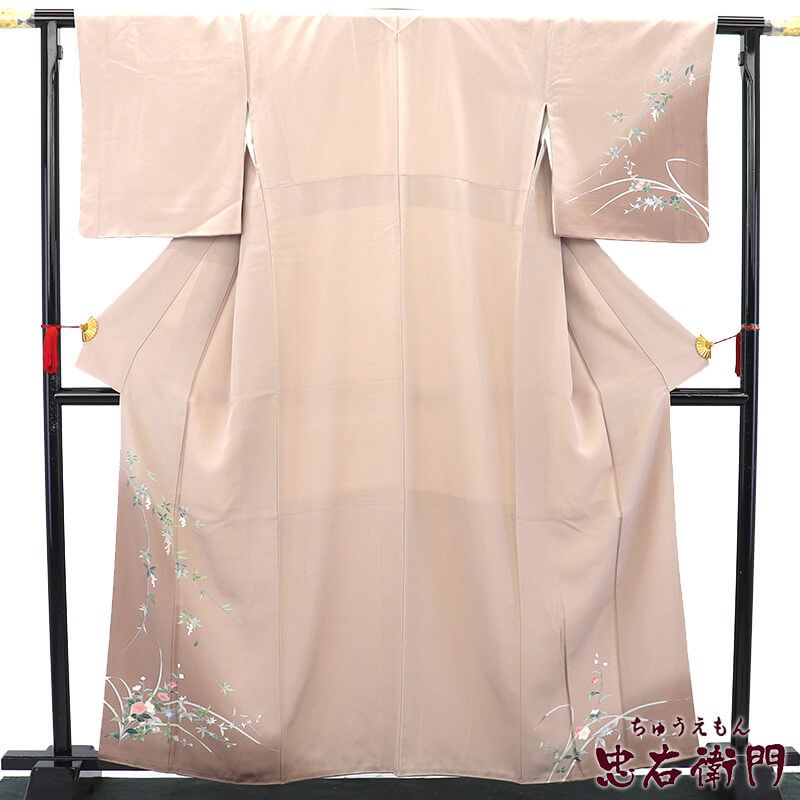 【中古】 訪問着 一つ紋 五三の桐 袷 レディース 正絹 薄茶 草木柄 上品 身丈163cm 裄丈66cm フォーマル M〜Lサイズ相当 リサイクル着物 リユース着物 中古着物 送料無料 即日発送