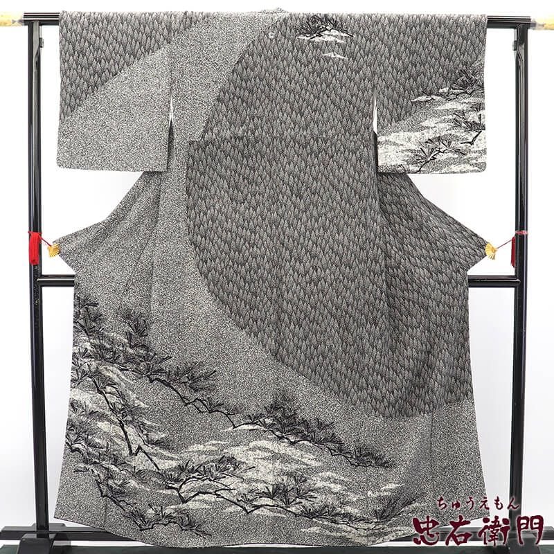 【中古】 付下げ 袷 レディース 正絹 黒 白 総柄 たたき染め 松 身丈163cm 裄丈64.5cm フォーマル S〜Mサイズ相当 リサイクル着物 リユース着物 中古着物 送料無料 即日発送