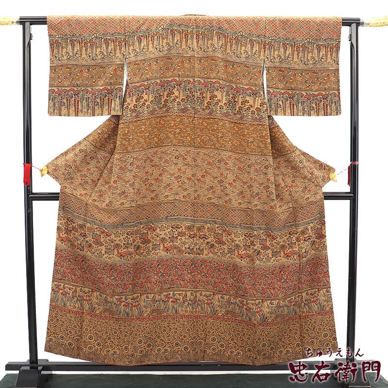 【中古】 付下げ 小紋 袷 レディース 正絹 茶色 型染 身丈159cm 裄丈66cm カジュアル Mサイズ相当 リサイクル着物 リユース着物 中古着物 送料無料 即日発送