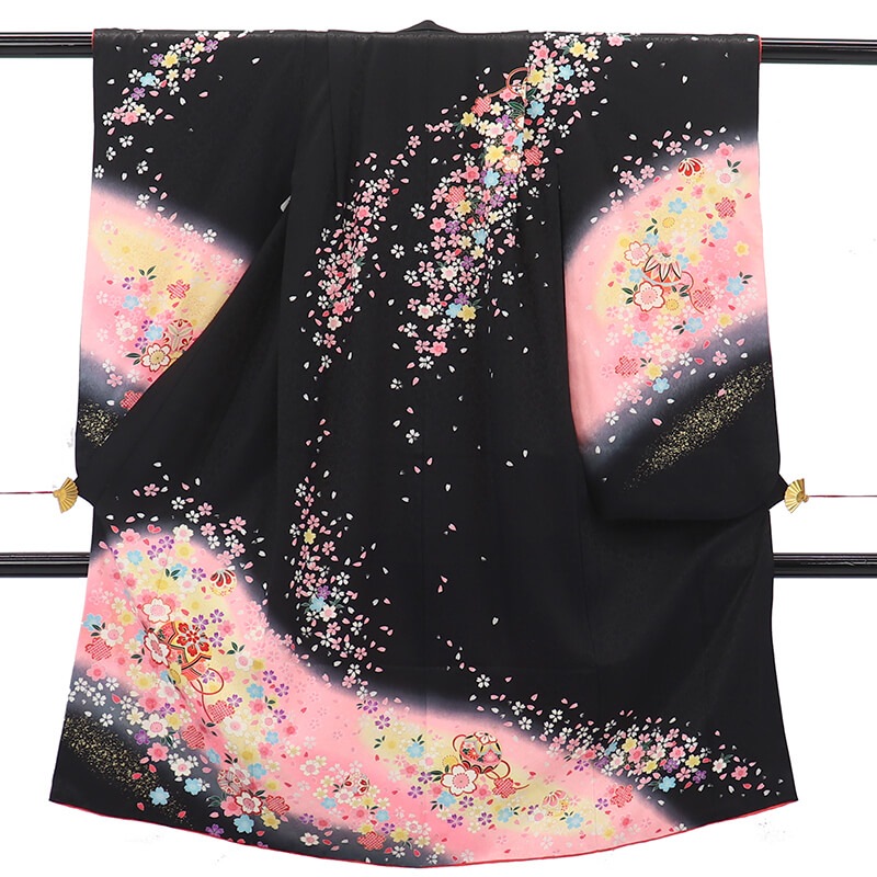 【中古】 七五三 お祝い着 女児 7歳 リサイクル着物 長襦袢セット キッズ ガール ポリエステル 黒 鞠 桜 身丈127.5cm 裄丈50cm リサイクル 1点もの 即日発送