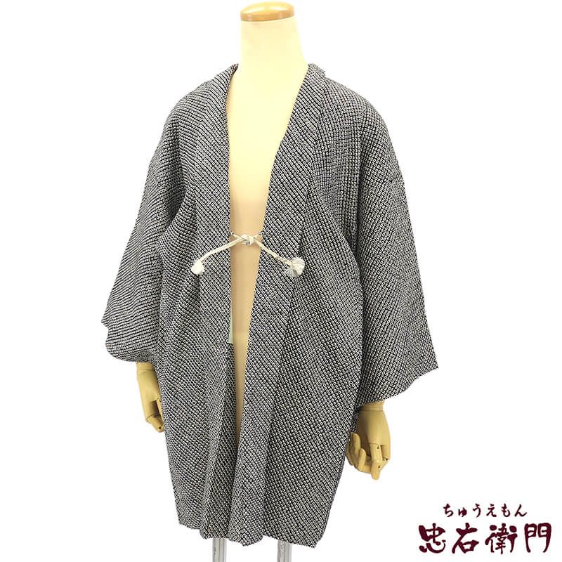 【中古】 絞り羽織 羽織り はおり レディース 正絹 黒 絞り 身丈78.5cm 裄丈64.5cm カジュアル 和洋折衷 Mサイズ相当 リサイクル着物 リユース着物 中古着物 即日発送