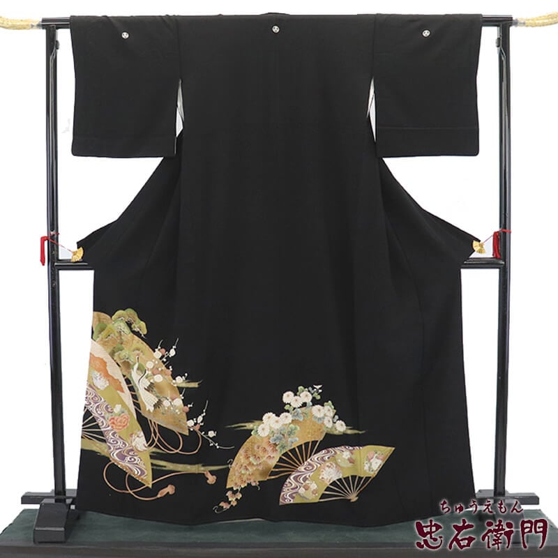 【中古】 黒留袖 販売 単品 礼装 着物 和装 フォーマル 正絹 黒 丸に三つ柏 扇文 鶴 身丈166cm 裄丈65.5cm 結婚式 母親 M~Lサイズ相当 リサイクル着物 リユース着物 中古着物 送料無料 即日発送