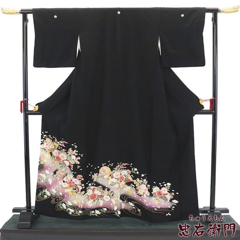 未使用近い　美品　正絹　黒留袖　フルセット　5点　身丈170 裄丈68 黒留袖 身丈154cm 裄丈66.5cm M 袷 やまと 落款あり 華文 花唐草