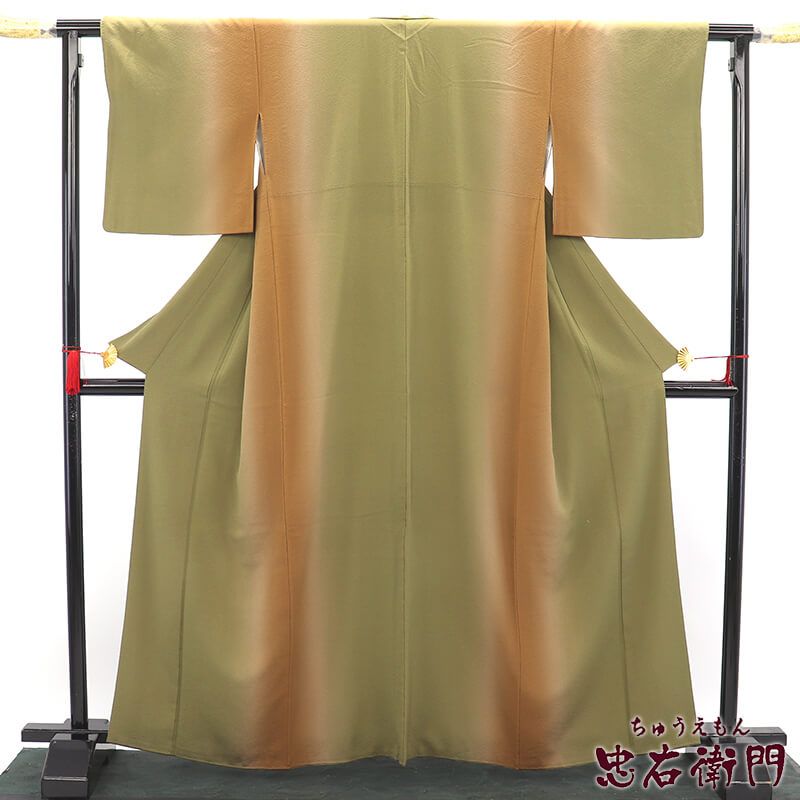 中古】 色無地 無地着物 袷 レディース 正絹 茶色 色ぼかし 紋