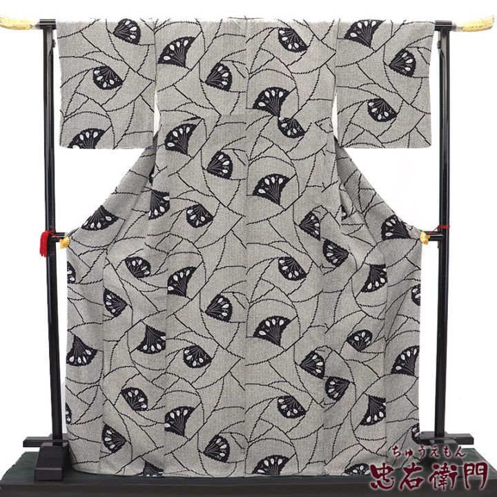 中古】 小紋 袷 レディース 正絹 黒 モノトーン 幾何学柄 身丈