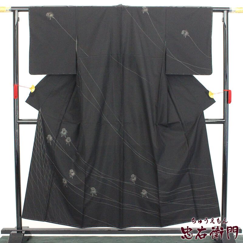 【中古】 本場縞大島紬 証紙付き 紬 レディース 正絹 黒 笠旅人 刺し子 身丈159cm 裄丈64cm 仕立て上がり着物 カジュアル ゆったりサイズ リサイクル着物