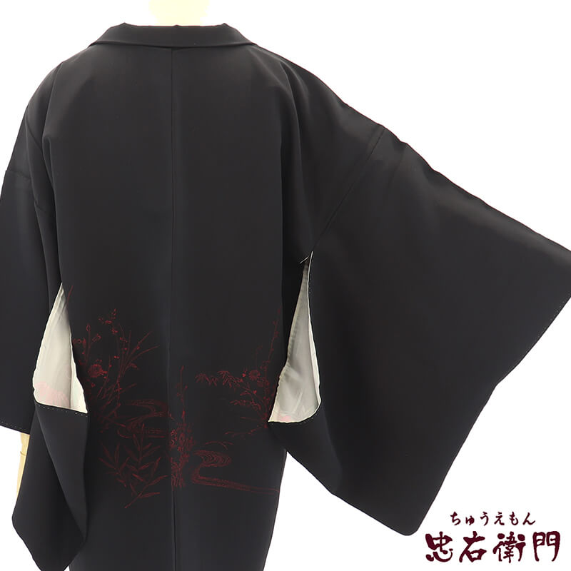 【中古】 羽織 黒羽織 レディース 正絹 黒 流水 菊 笹 身丈81cm 裄丈65.5cm フォーマル Mサイズ相当リサイクル着物 リユース着物 中古着物 即日発送