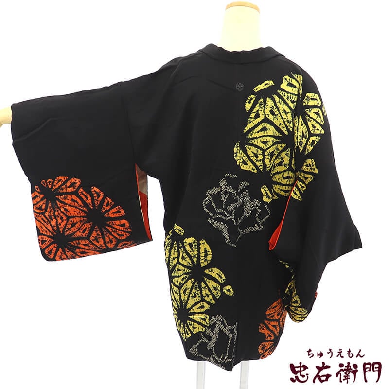 【中古】 羽織 黒羽織 レディース 正絹 黒 部分絞り 身丈79cm 裄丈63cm カジュアル 小さいサイズ リサイクル着物 リユース着物 中古着物 即日発送