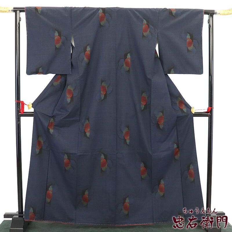 【中古】 本場大島紬 証紙付き 大島紬 袷 レディース 正絹 紺 雪輪 身丈170cm 裄丈68cm 難あり Lサイズ相当 リサイクル着物 リユース着物 中古着物 送料無料 即日発送