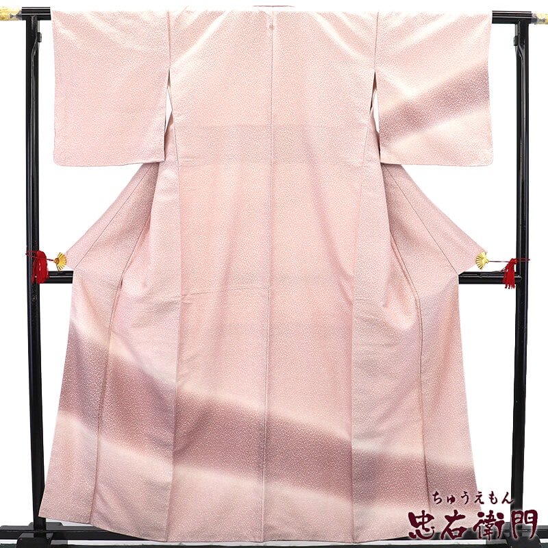 中古】 無地付下げ 一つ紋 五三の桐 袷 レディース 正絹 薄桃 色分け