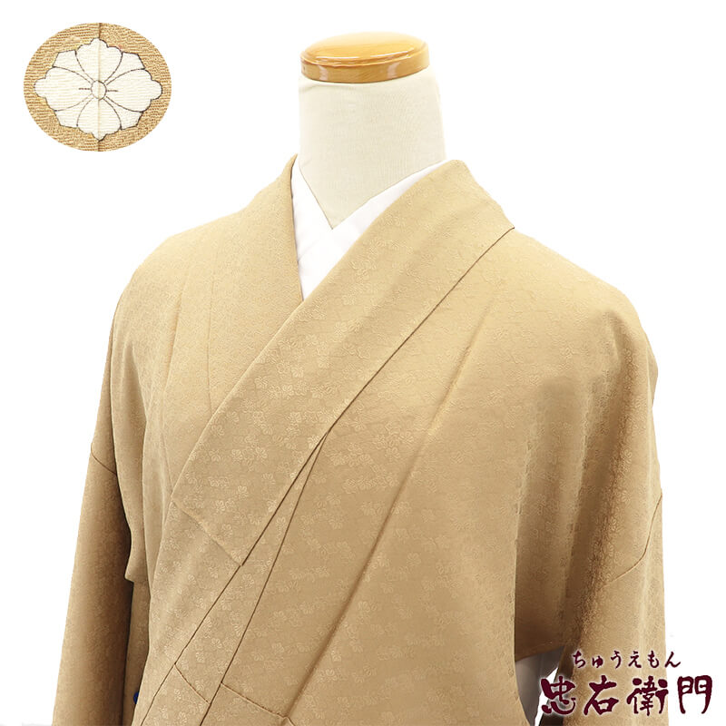 【中古】 色無地 無地着物 一つ紋 袷 レディース 正絹 灰ベージュ 桐 地模様 剣片喰 身丈167.5cm 裄丈66cm フォーマル お茶会 お稽古 Lサイズ相当 リサイクル着物 リユース着物 中古着物 即日発送