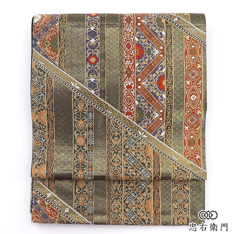 袋帯 ふくろ帯 正絹 六通柄 黒金 縞柄 豪華 華文 長さ434cm 幅31cm リサイクル 和装 式典 観劇 食事会 着物 仕立て上がりリサイクル帯 送料無料 即日発送 【中古】