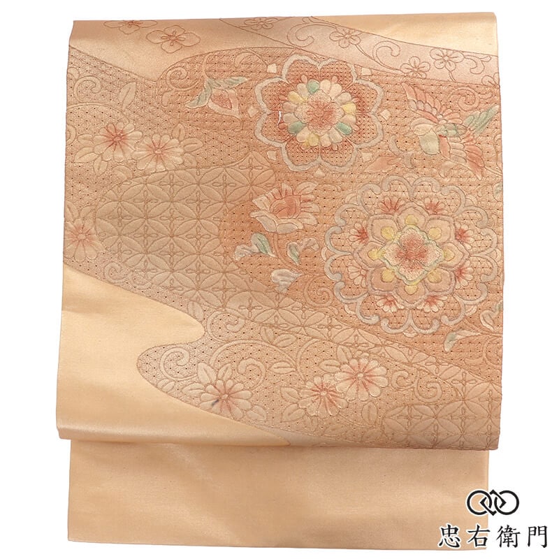 名古屋帯 なごや帯 正絹 九寸帯 お太鼓柄 オレンジベージュ 花菱 七宝 菊 鳥 上品 長さ351cm 幅30cm お稽古 お茶会 勉強会 お出掛け リサイクル帯 中古帯 仕立て上がり帯 レディース 女性用 着物 即日発送 【中古】