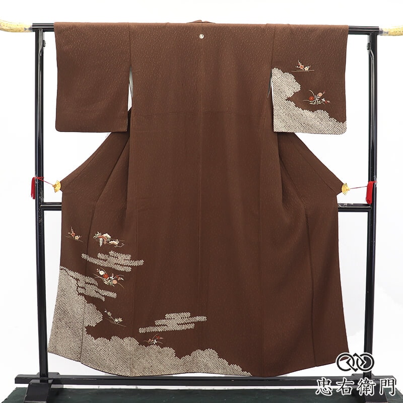 付下げ フォーマル 1つ紋 レディース 袷 正絹 茶色 エ霞 刺繍 部分絞り 草花 身丈157cm 裄丈64cm 観劇 食事会 お茶会 お出掛けMサイズ相当 リサイクル着物 リユース着物 中古着物 送料無料 即日発送 【中古】