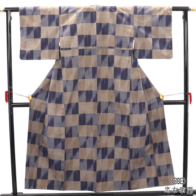 紬 着物 レディース 袷 正絹 紺 ベージュ 市松 絞り 小粋 身丈157.5cm 裄丈63cm 街歩き ランチ 美術鑑賞 お出かけ Sサイズ相当 小さいサイズ リサイクル着物 リユース着物 中古着物 送料無料 即日発送 【中古】
