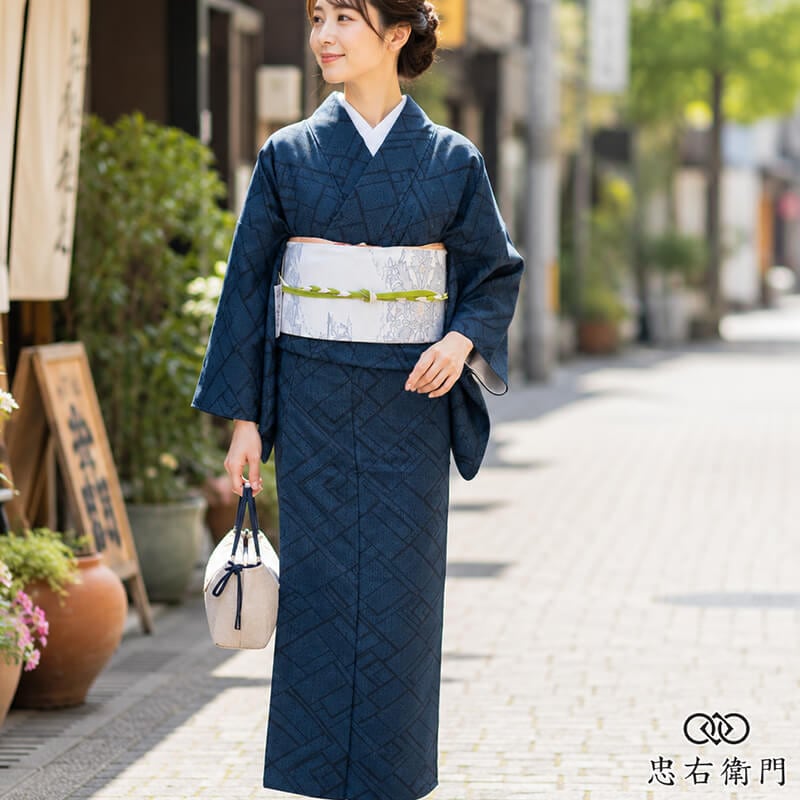 夏着物　美品　単衣　紬　裄丈66cm 小紋　お出かけ　ランチ　普段着に 夏着物 美品 単衣 紬 裄丈66cm 小紋 お出かけ ランチ 普段着に 夏着物