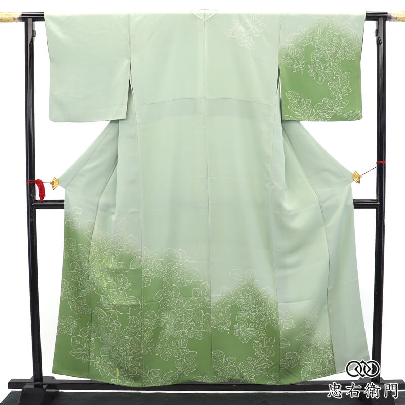 付下げ フォーマル レディース 袷 正絹 薄緑 葉柄 植物文様 部分刺繍 身丈160cm 裄丈66cm 観劇 パーティ 食事会 Mサイズ相当 リサイクル着物 リユース着物 中古着物 即日発送 【中古】