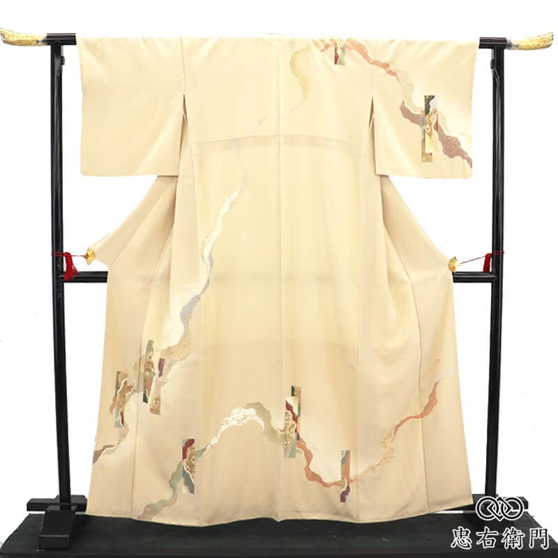 訪問着 フォーマル レディース 袷 正絹 ベージュ 短冊文 道長取り 古典柄 身丈165.5cm 裄丈66cm 入学式 卒業式 七五三 式典 M~Lサイズ相当 リサイクル着物 リユース着物 中古着物 送料無料 即日発送 【中古】