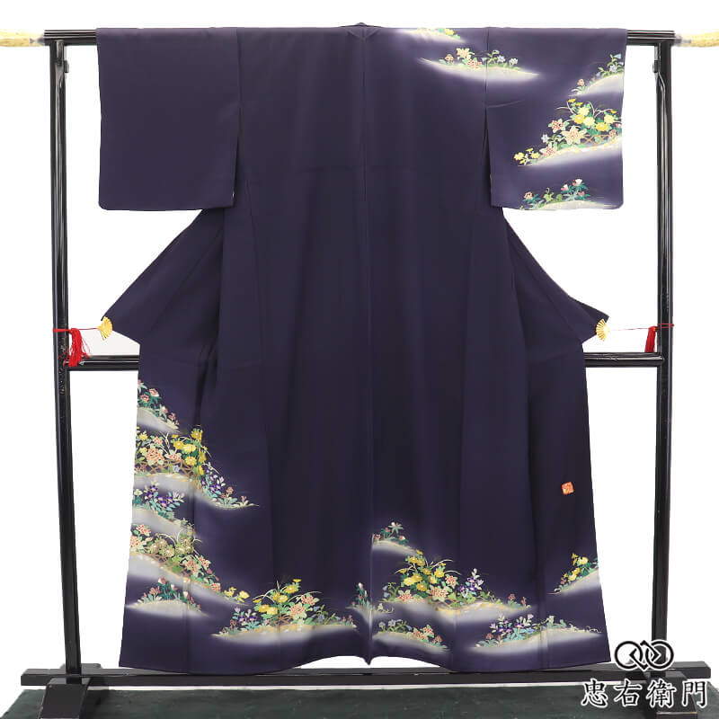 金彩工芸作家 堀省平 訪問着 落款 フォーマル レディース 袷 正絹 濃紺紫 秋草文 籠目 古典柄 身丈158cm 裄丈64cm 結婚式 祝賀会 お食事会 パーティ Mサイズ相当 リサイクル着物 リユース着物 中古着物 送料無料 即日発送 【中古】