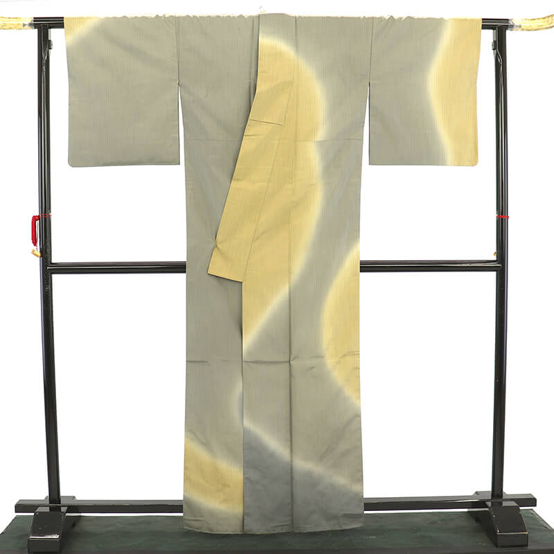 【中古】 紬付下げ 紬着物 付下げ 付け下げ レディース 正絹 灰 芥子 色ぼかし 身丈166cm 裄丈68.5cm 仕立て上がり着物 カジュアル お出掛け パーティ リユース着物 リサイクル着物 送料無料 10時までのご注文で即日発送