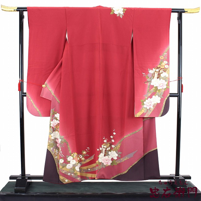 【50%OFF|えびす講セール|期間限定】【中古】 振袖 レディース フォーマル 縮緬振袖 正絹 単品 裄丈65cm リサイクル 長襦袢セット 赤桃 ちりめん 刺繍 成人式 晴れ着 中古着物 リサイクル着物