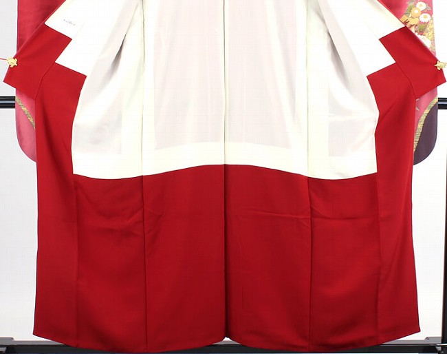 【50%OFF|えびす講セール|期間限定】【中古】 振袖 レディース フォーマル 縮緬振袖 正絹 単品 裄丈65cm リサイクル 長襦袢セット 赤桃 ちりめん 刺繍 成人式 晴れ着 中古着物 リサイクル着物