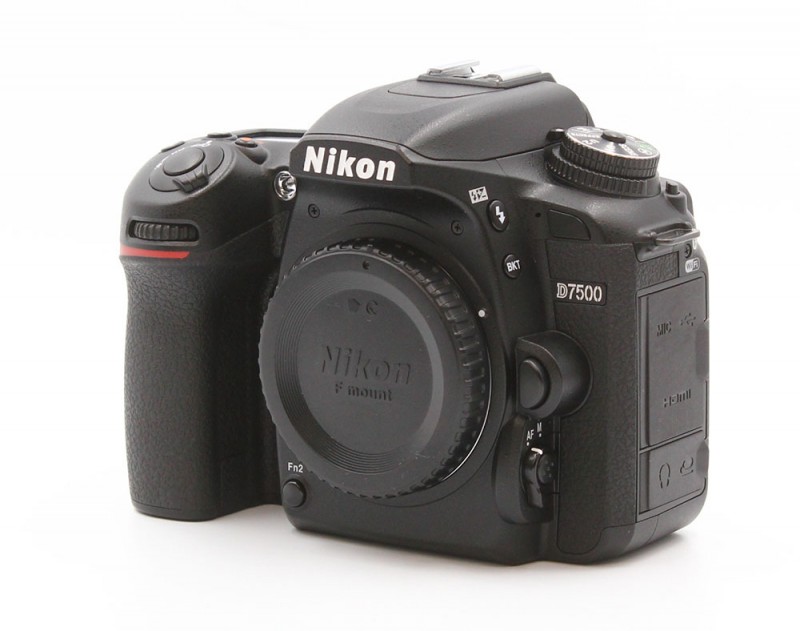 D7500 ボディ