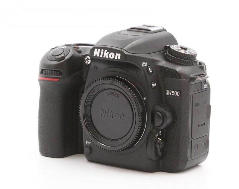 D7500 ボディ
