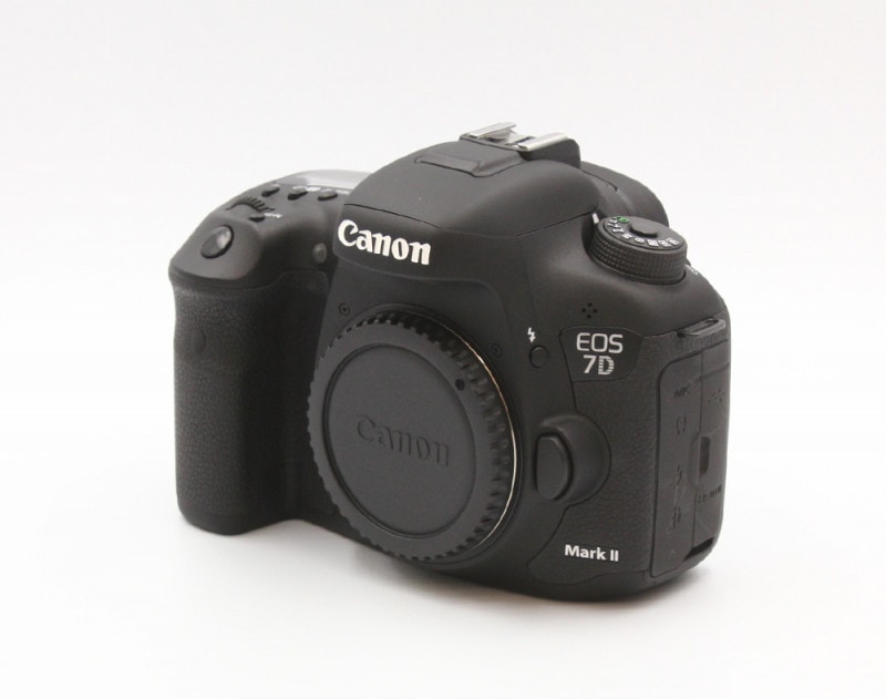 EOS 7D Mark II ボディ