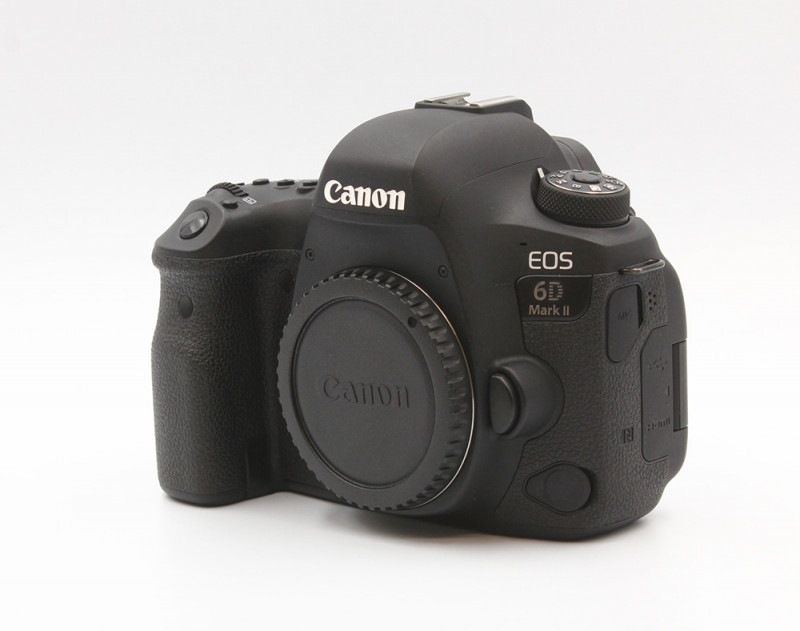 EOS 6D Mark II ボディ