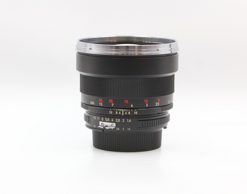 Planar T* 85/1.4 ニコンF(FX)マウント