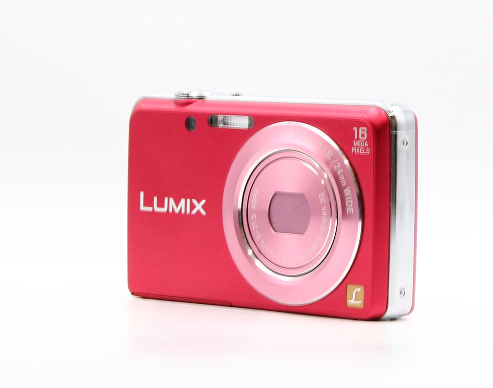 LUMIX DMC-FH8