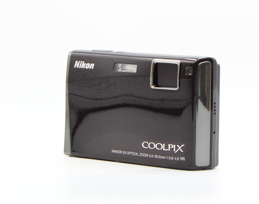 COOLPIX S60