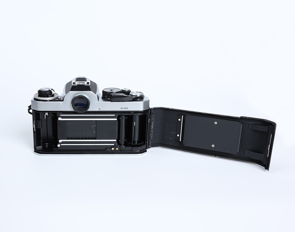 【完動品】 Nikon ニコン FE2 ボディ フィルムカメラ Nikon ニコンFE2 フィルムカメラ ブラックボディ【動作未確認