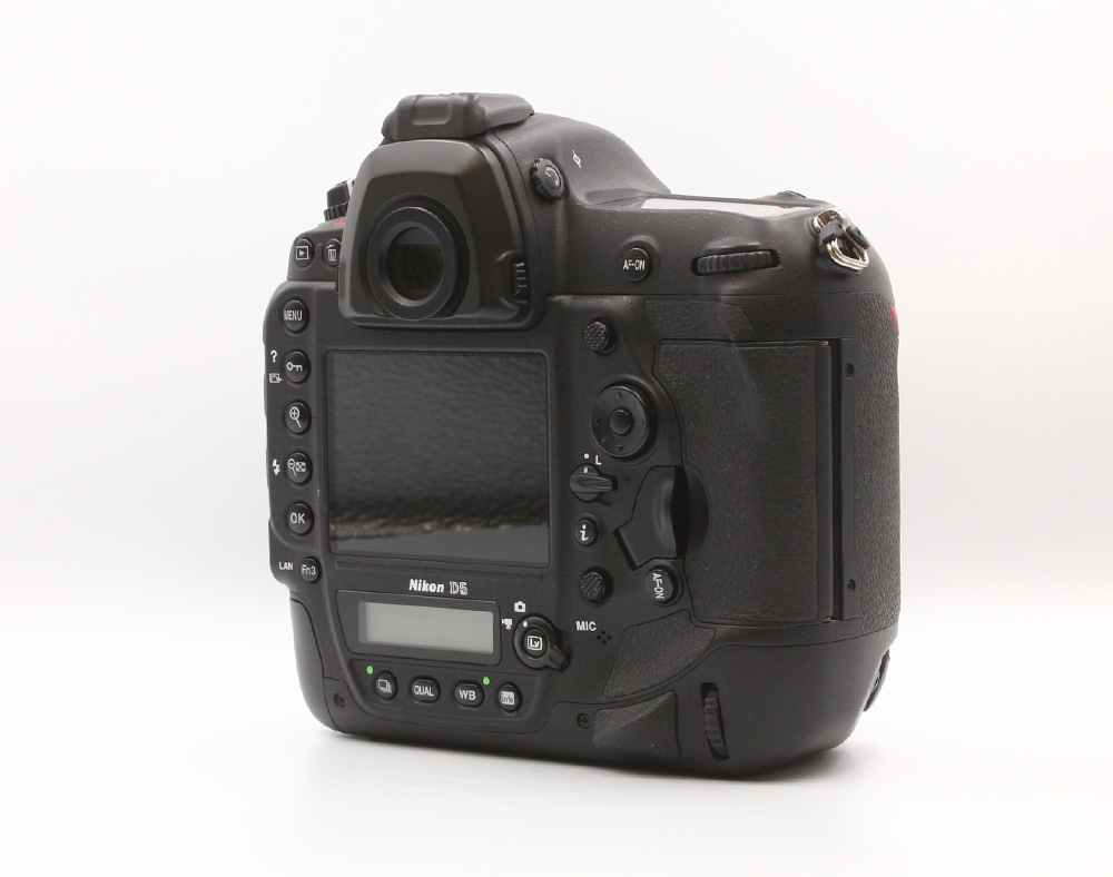 ショット数わずか13,692枚✨ニコン Nikon D5 ボディ XQDType ショット