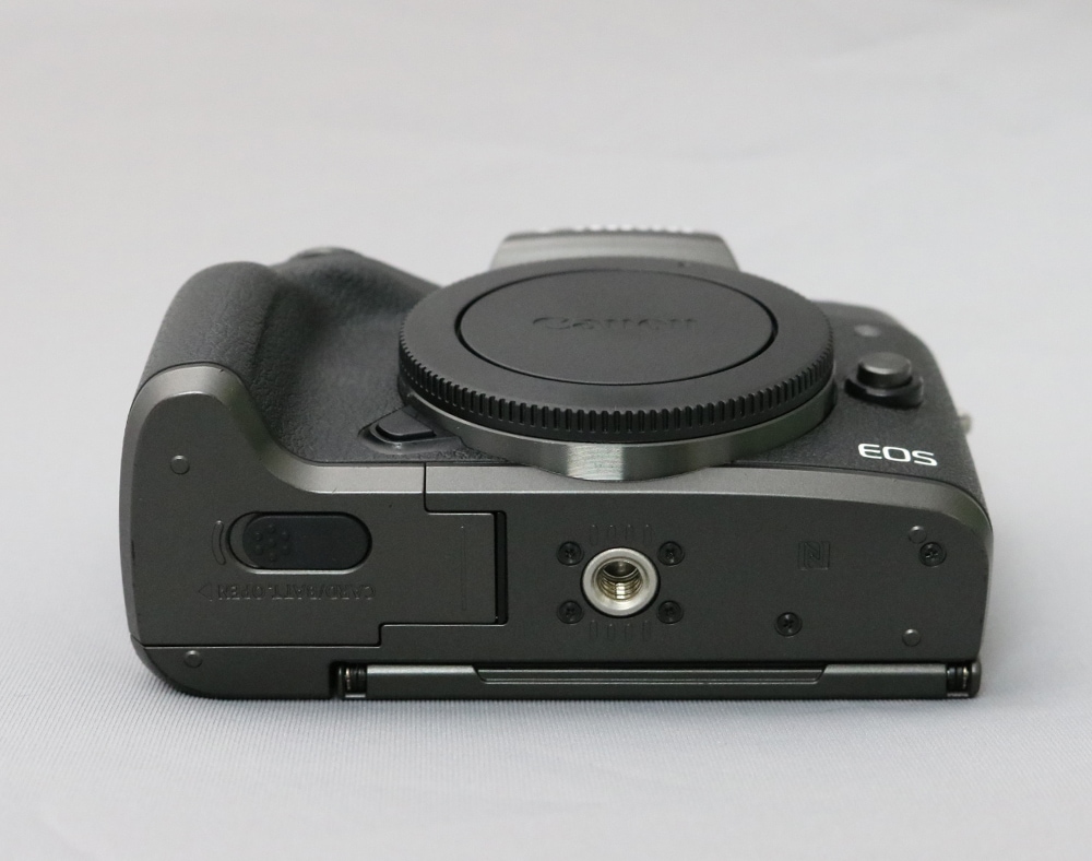 【美品】Canon EOS M5 ボディ EOS M5 ボディ 中古価格比較 - 価格.com