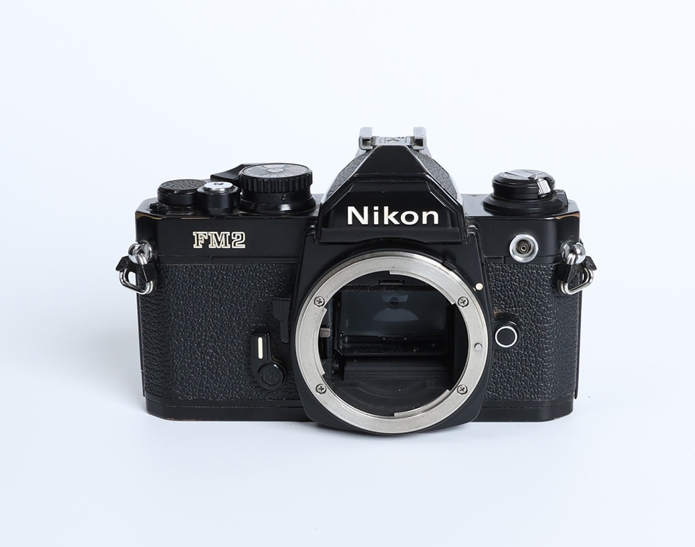 ■ 美品 ■ ニコン　Nikon New FM2 ブラック ボディ Amazon | Nikon ニコン NEW FM2 ブラック | コンパクト 通販