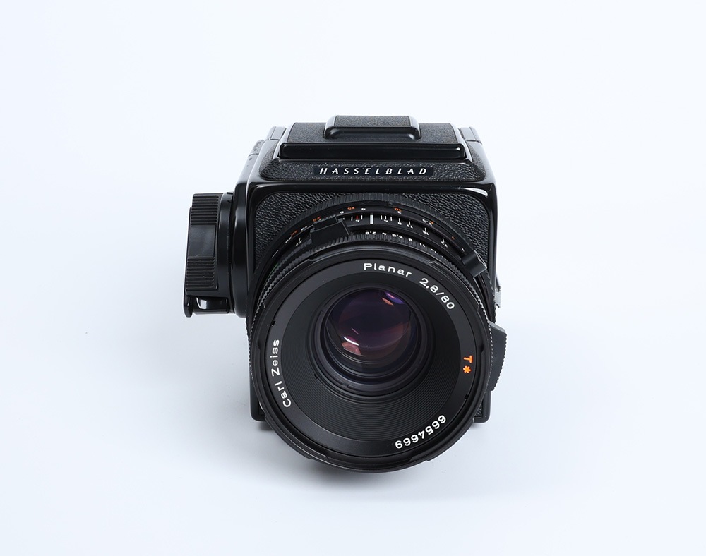 ハッセルブラッド500C/M Planar 2.8/80付き　美品 中古)HASSELBLAD (ハッセルブラッド) 500C/M ゴールド 標準セット(CF80