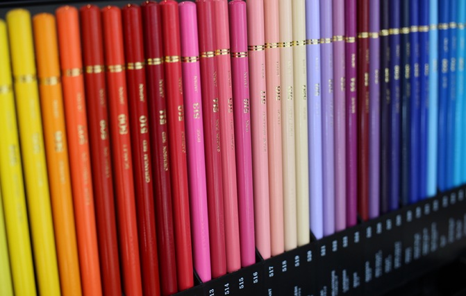 【お買得品】 三菱鉛筆 ユニカラー色鉛筆 72色セット 大人の塗り絵・コロリアージュ向け 数量限定