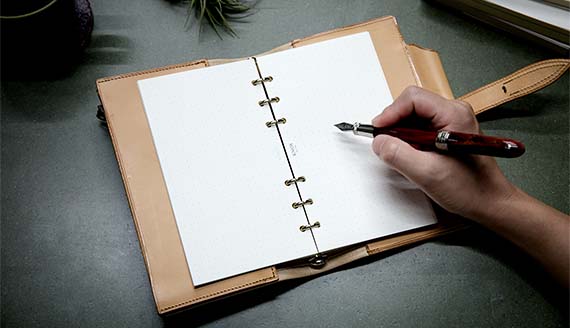 【KNOXのオールハンドメイド】 KNOX ノックス FLUCT（フラクト） システム手帳 バイブルサイズ ベルト付き ナチュラル 124-817-85 システム手帳