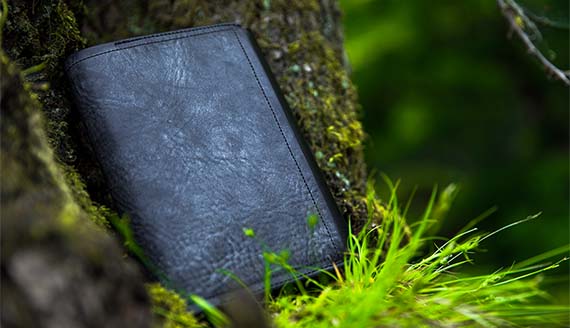 【KNOXのオールハンドメイド】 KNOX ノックス FLUCT（フラクト） システム手帳 バイブルサイズ フラップ留めタイプ ブラック 124-818-20 システム手帳