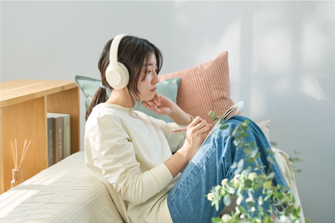 【新開発の”かろやか”なインクが登場】 三菱鉛筆 ジェットストリーム 多機能ペン 4&1 0.5mm（Lite touch ink搭載） MSXE5-LS-05 複合ペン 多機能ペン 【クセになる、なめらかな書き味】