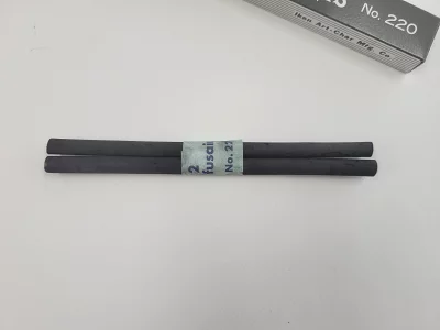 伊研　画用木炭　NO.220 ヤナギ炭　２本入り